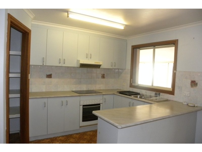 216 Telegraph Road, Young NSW 2594