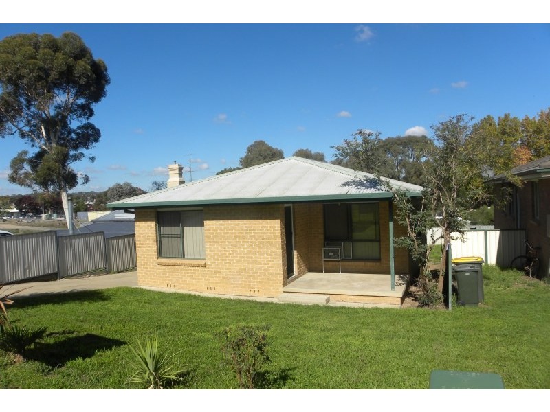 122 Nasmyth Street, Young NSW 2594