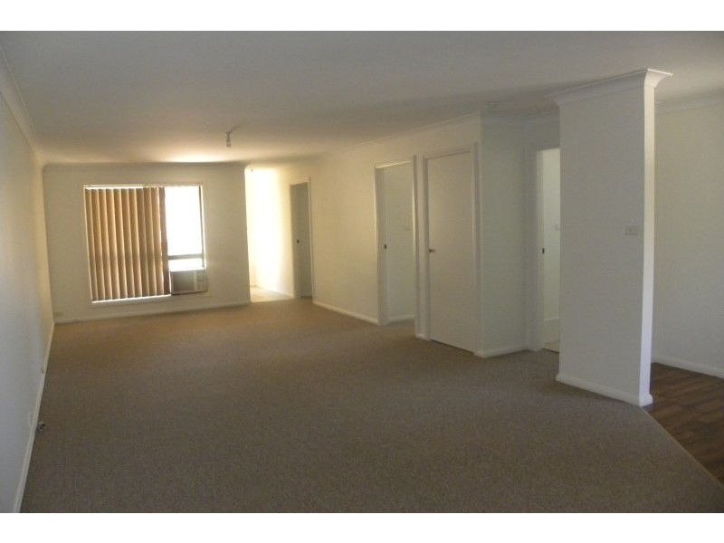 122 Nasmyth Street, Young NSW 2594