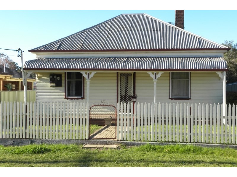 27 Gordon Street, Young NSW 2594