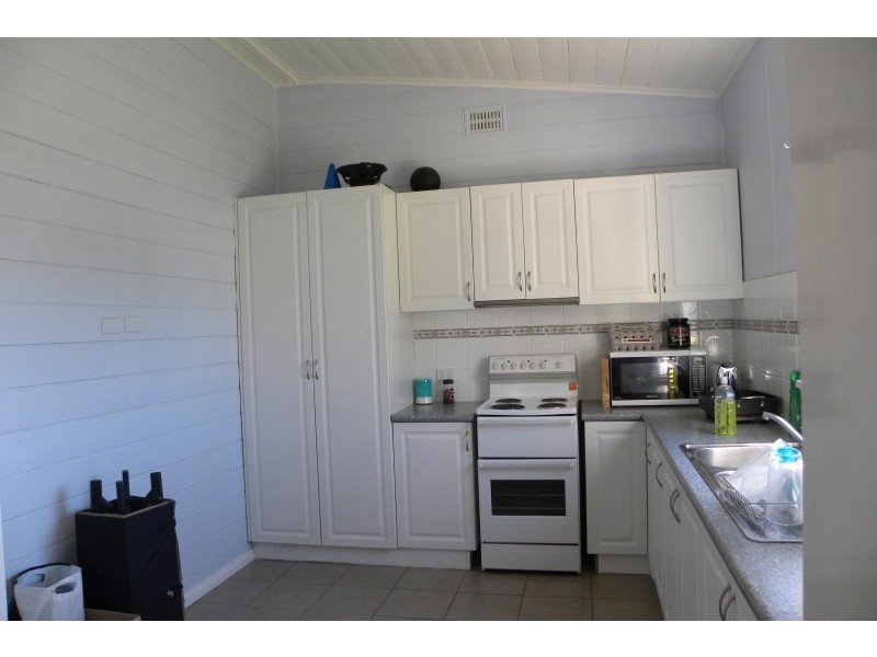 27 Gordon Street, Young NSW 2594