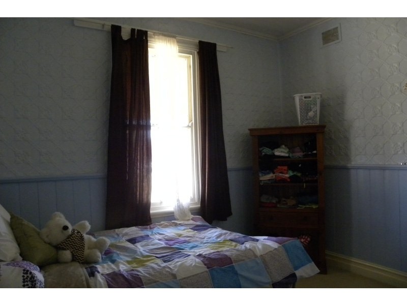 27 Gordon Street, Young NSW 2594