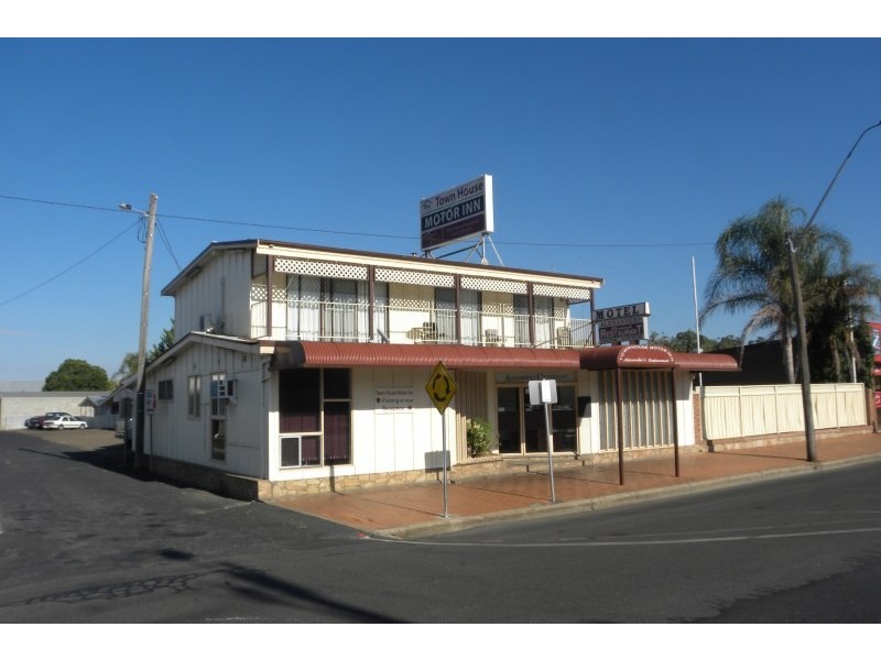 23 Zouch Street, Young NSW 2594