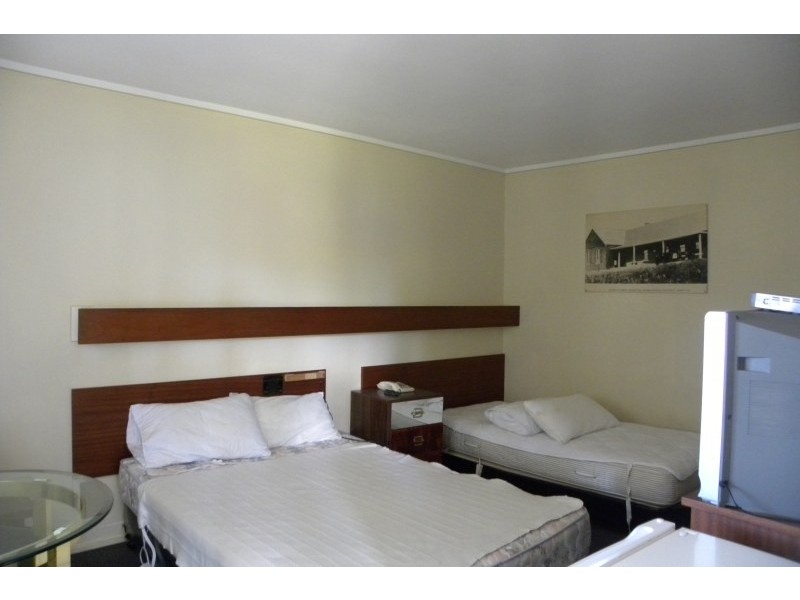 23 Zouch Street, Young NSW 2594