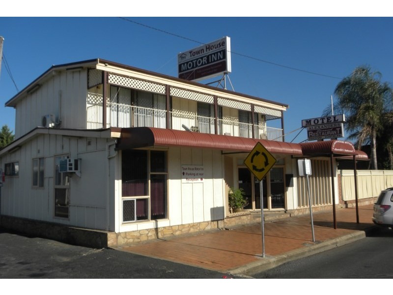 23 Zouch Street, Young NSW 2594