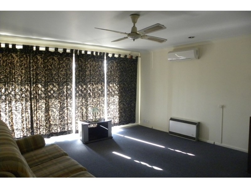 23 Zouch Street, Young NSW 2594