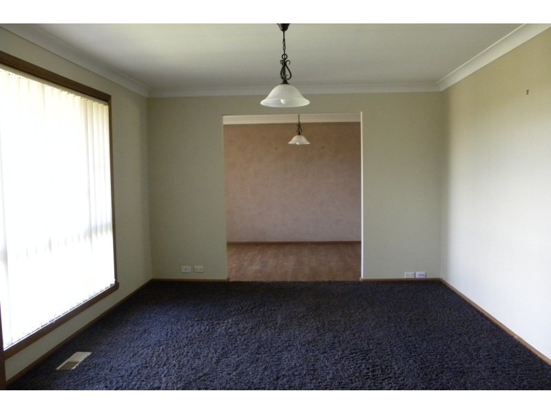 1 Hardy Avenue, Young NSW 2594