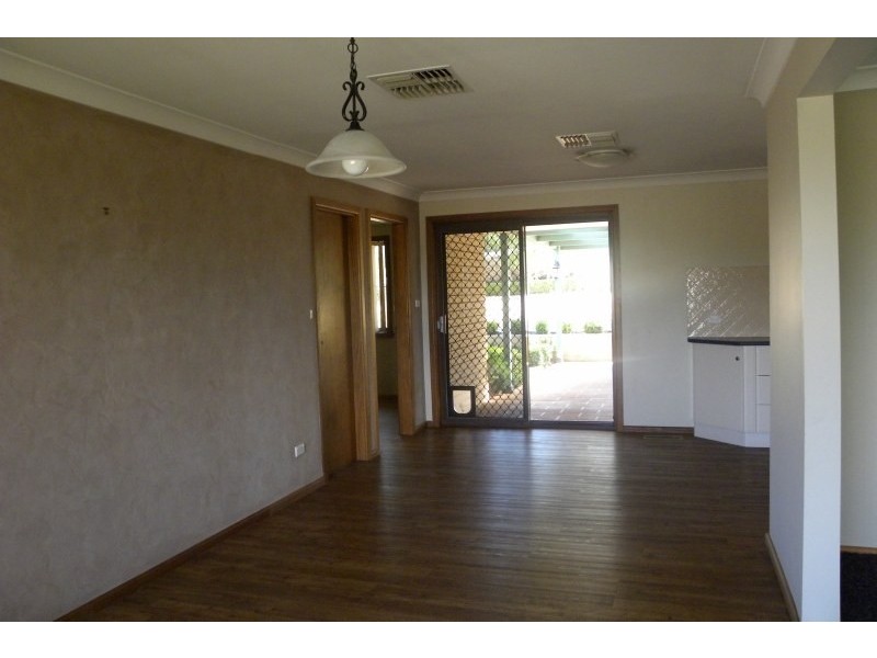 1 Hardy Avenue, Young NSW 2594