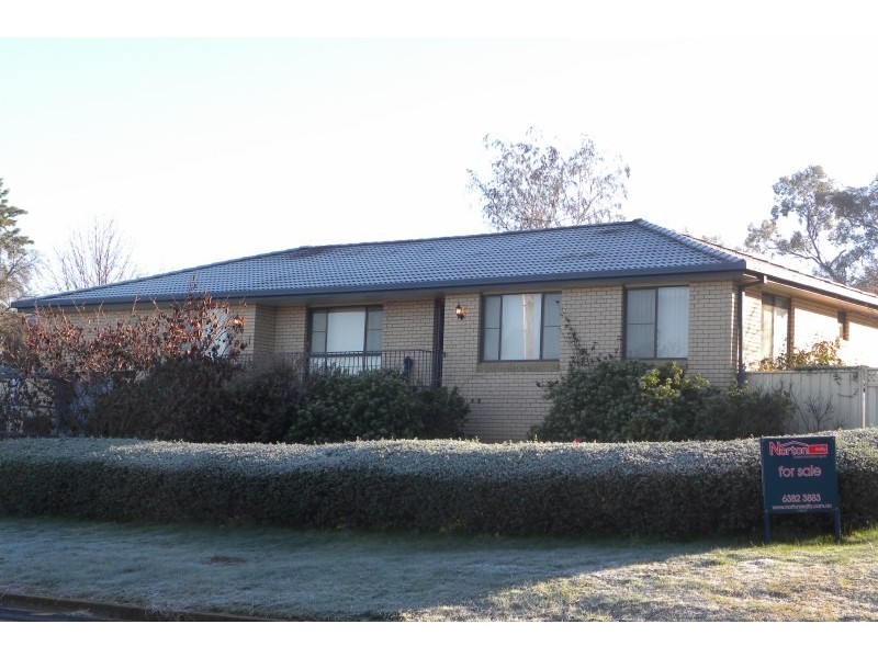 1 Hardy Avenue, Young NSW 2594