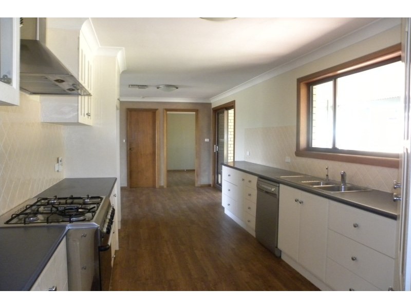 1 Hardy Avenue, Young NSW 2594