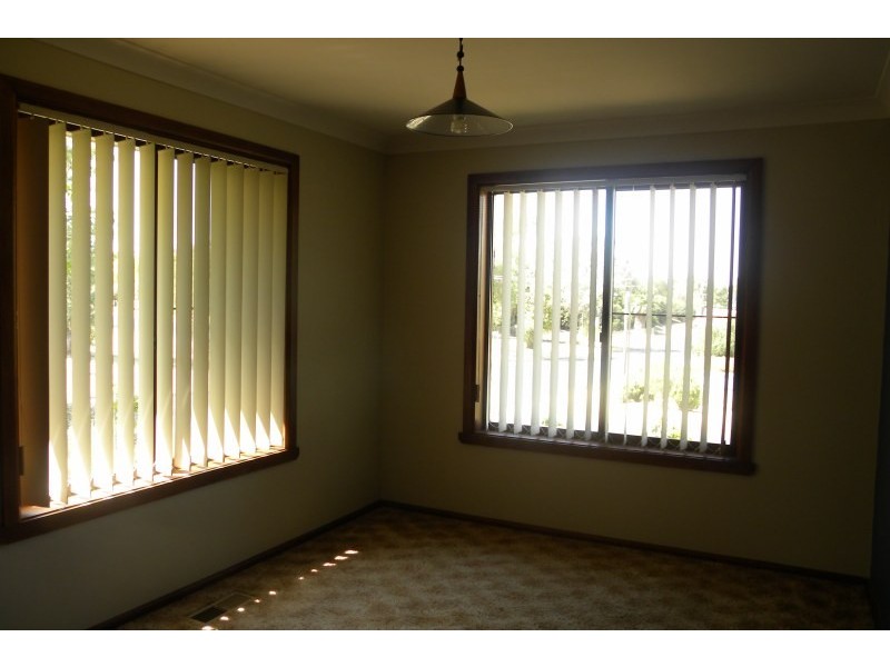 1 Hardy Avenue, Young NSW 2594