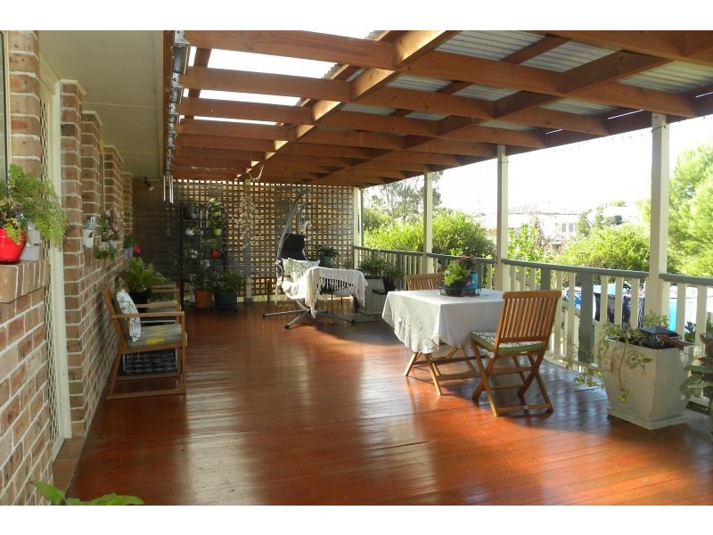 5 Tadross Avenue, Young NSW 2594