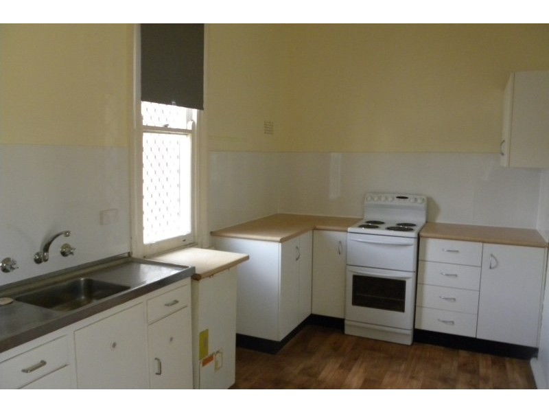 4/2 Spring Street, Young NSW 2594