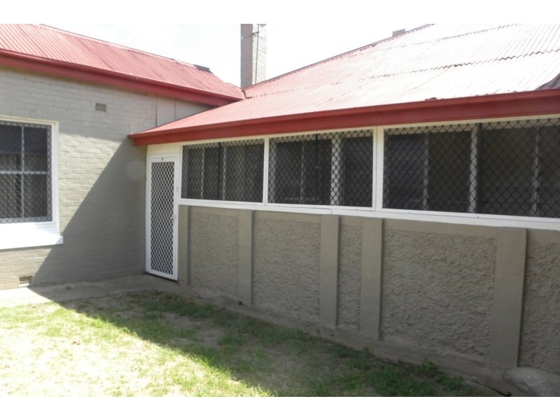 4/2 Spring Street, Young NSW 2594