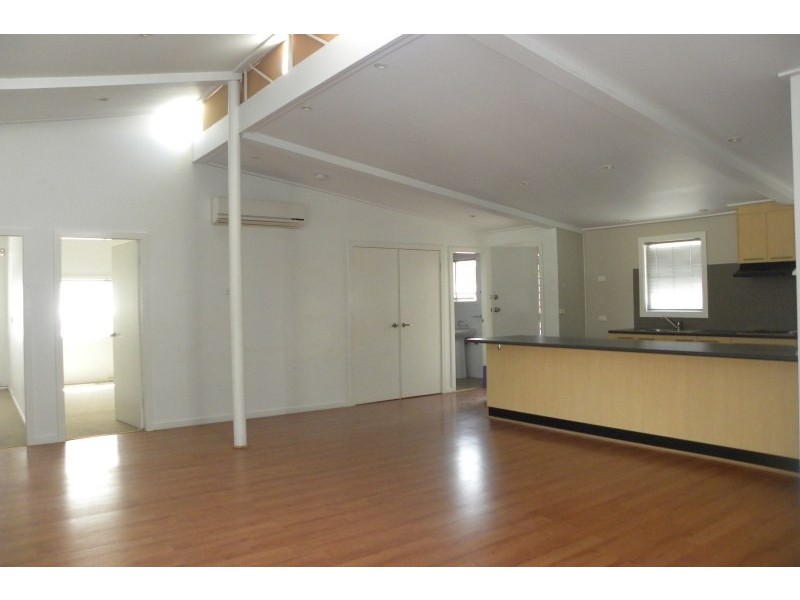 2/36 Zouch Street, Young NSW 2594