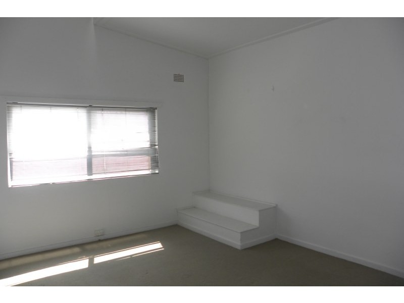 2/36 Zouch Street, Young NSW 2594