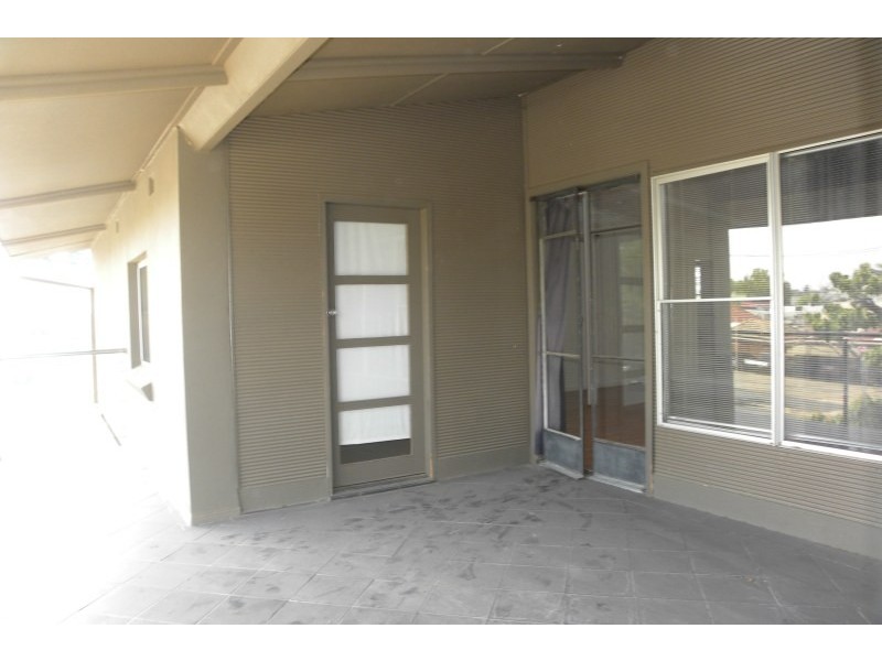 2/36 Zouch Street, Young NSW 2594