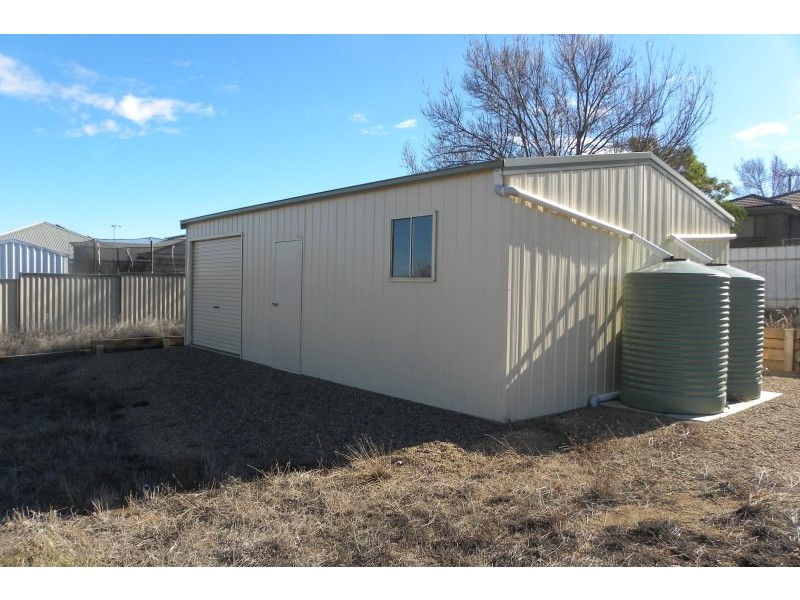 24a Pineview Circuit, Young NSW 2594