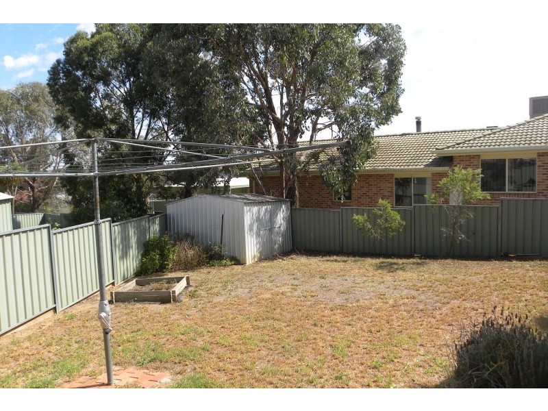 1 Pineview Circuit, Young NSW 2594