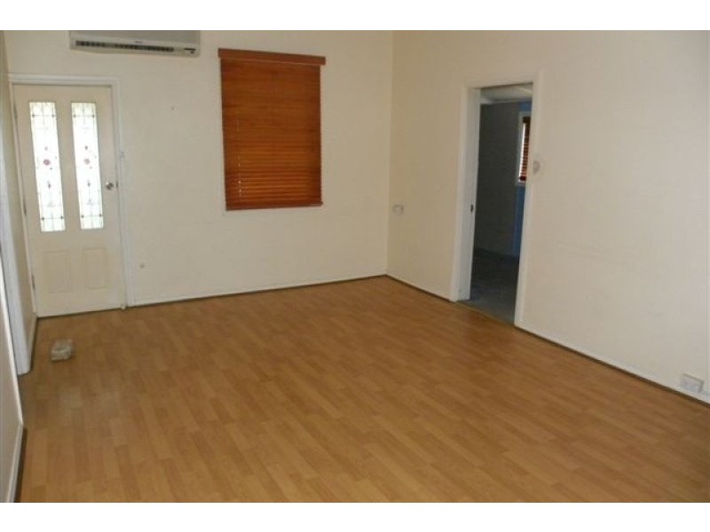 63 Templemore Street, Young NSW 2594
