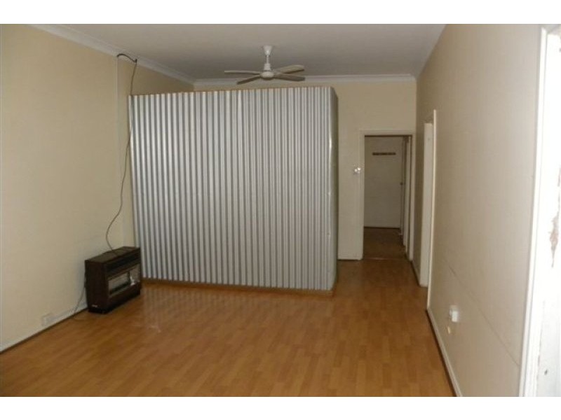 63 Templemore Street, Young NSW 2594