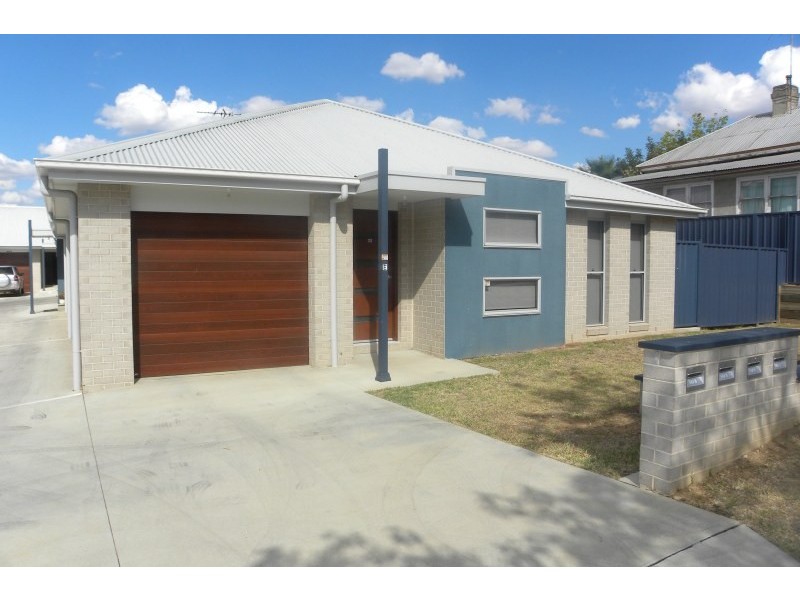 4E Yass Street, Young NSW 2594