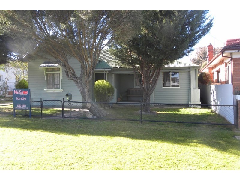 4 Mclerie Street, Young NSW 2594