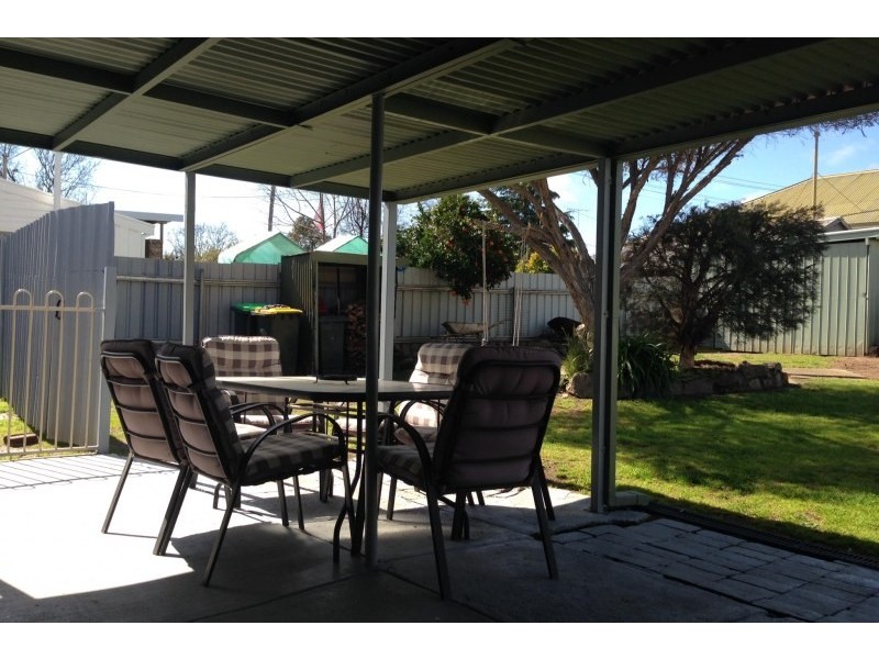 4 Mclerie Street, Young NSW 2594