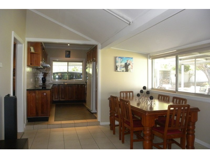 4 Mclerie Street, Young NSW 2594