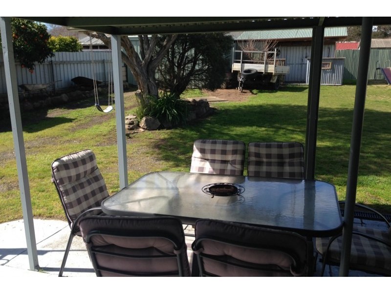 4 Mclerie Street, Young NSW 2594