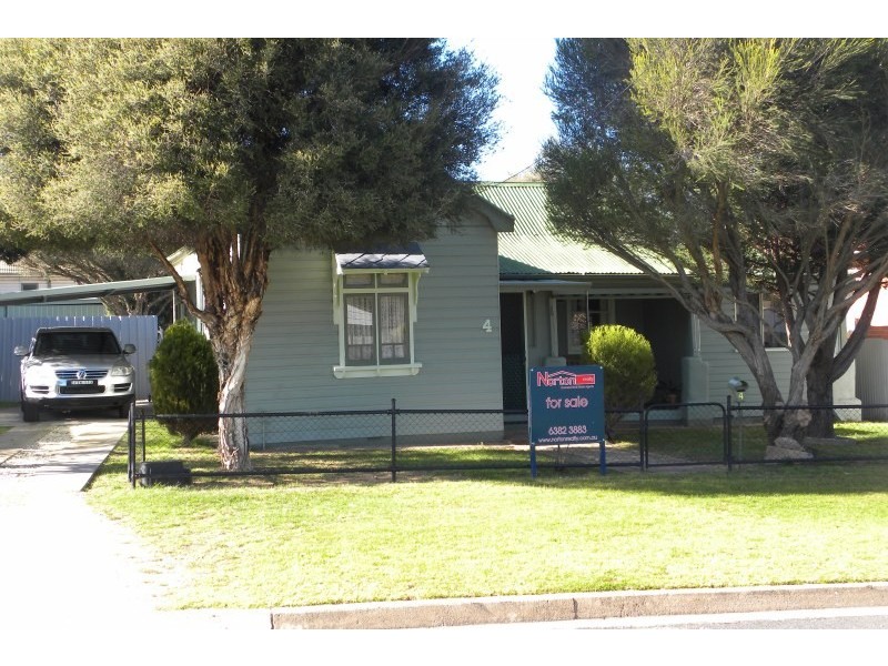 4 Mclerie Street, Young NSW 2594