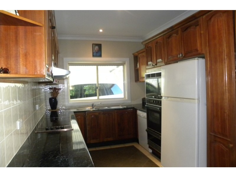 4 Mclerie Street, Young NSW 2594