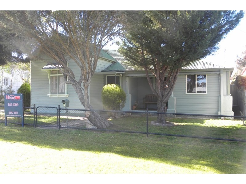 4 Mclerie Street, Young NSW 2594