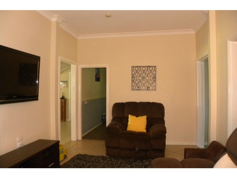 4 Mclerie Street, Young NSW 2594