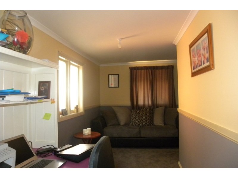 4 Mclerie Street, Young NSW 2594