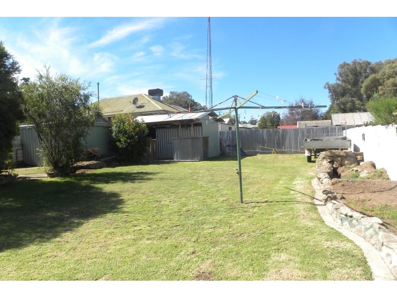 4 Mclerie Street, Young NSW 2594