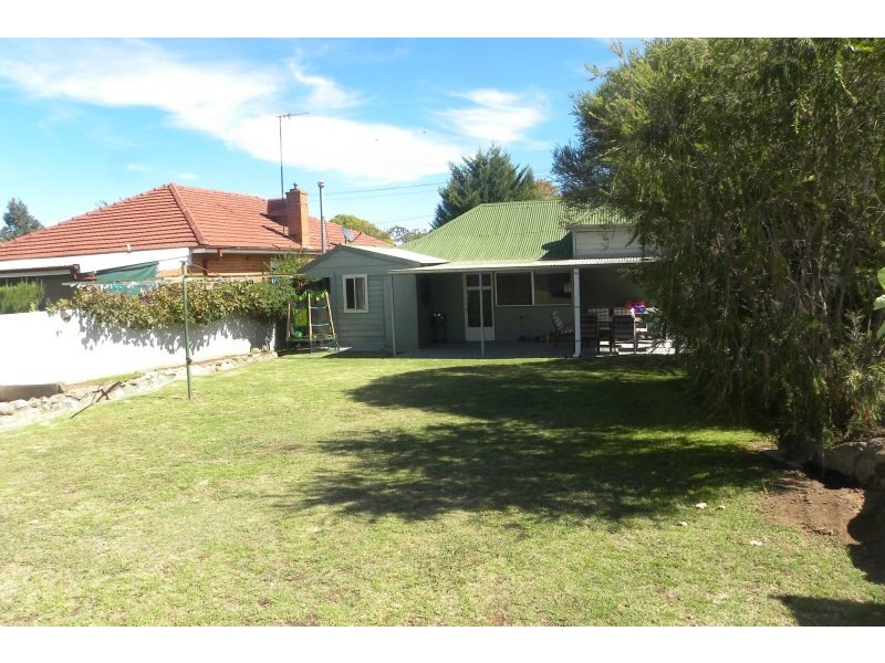 4 Mclerie Street, Young NSW 2594