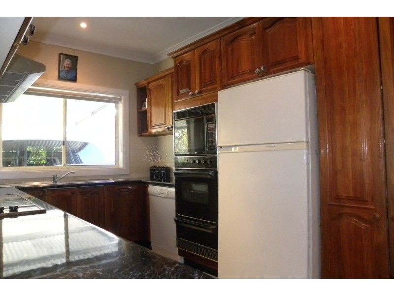 4 Mclerie Street, Young NSW 2594