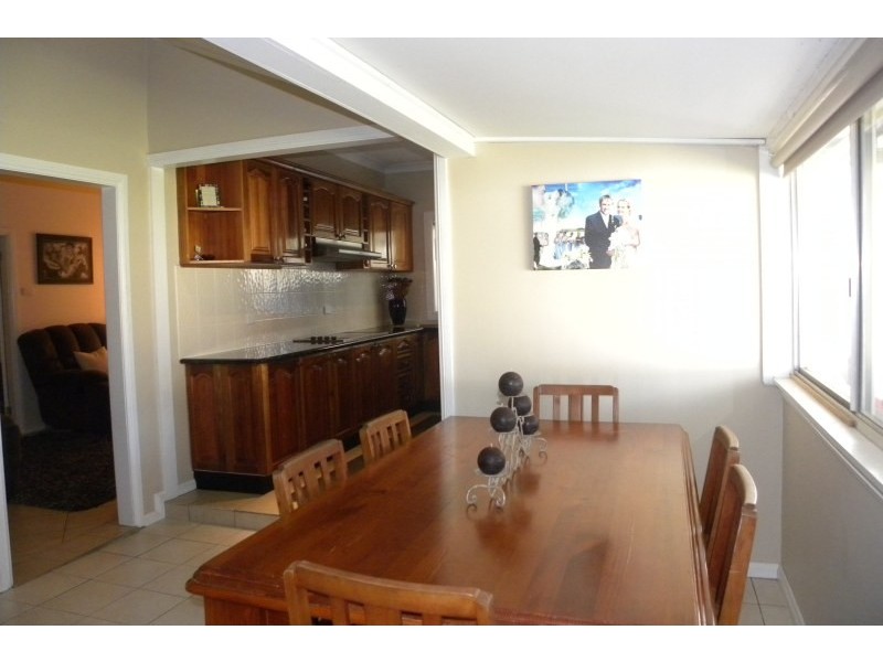 4 Mclerie Street, Young NSW 2594