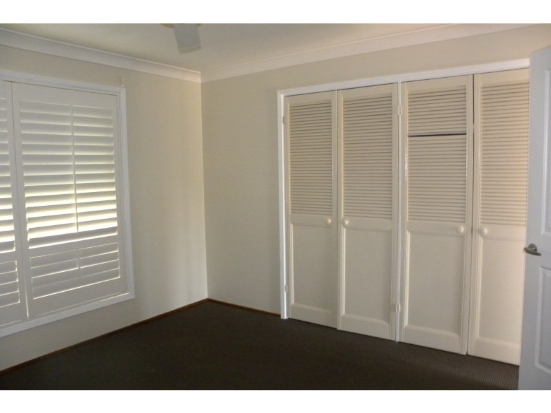 16 Crichton Crescent, Young NSW 2594