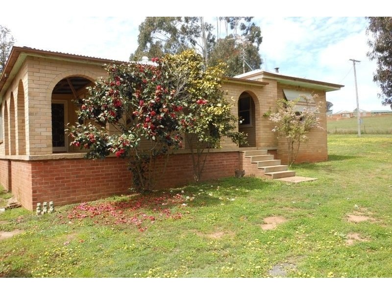 99 Stanley Park Road, Young NSW 2594