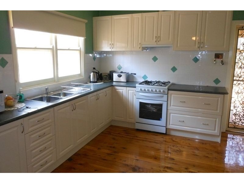 99 Stanley Park Road, Young NSW 2594