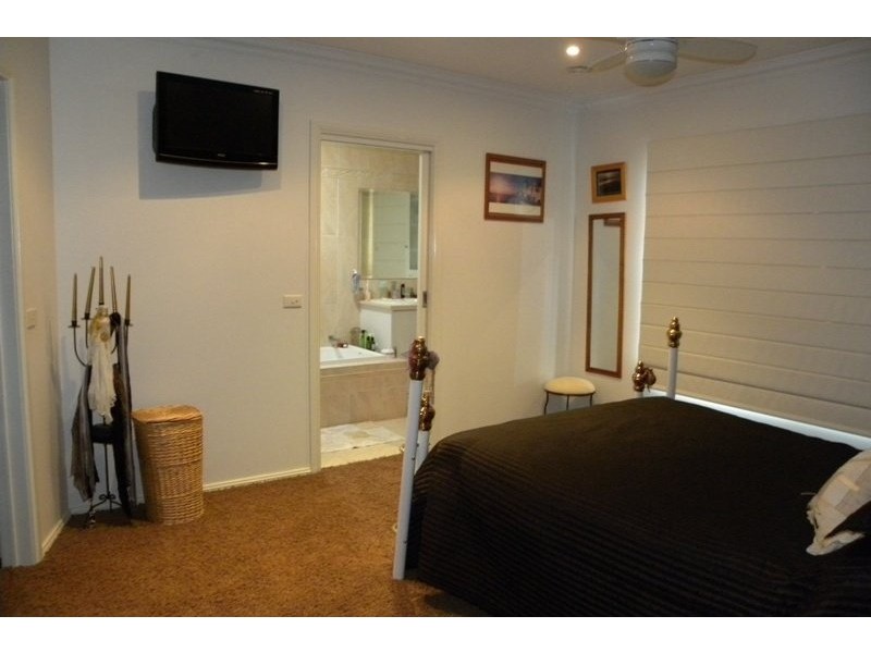 23 Berthong Street, Young NSW 2594