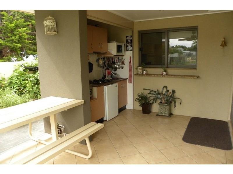 23 Berthong Street, Young NSW 2594