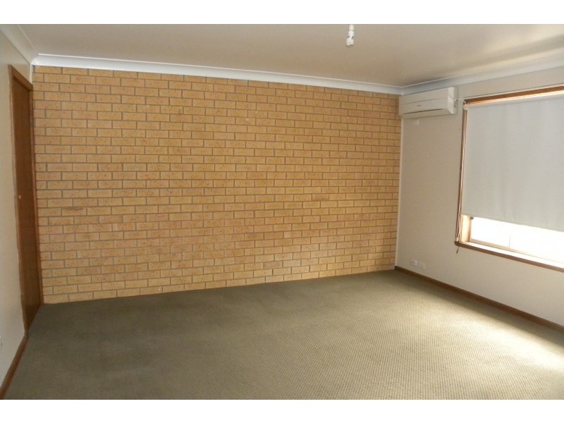 3/36 Blackett Avenue, Young NSW 2594