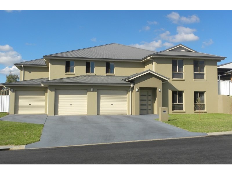 2 Settlers Place, Young NSW 2594