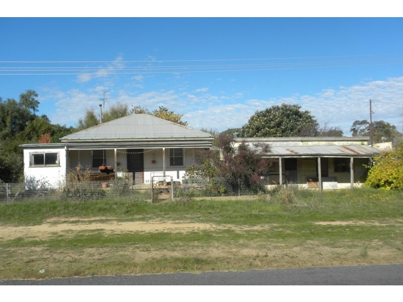 20  Telegraph Road, Young NSW 2594