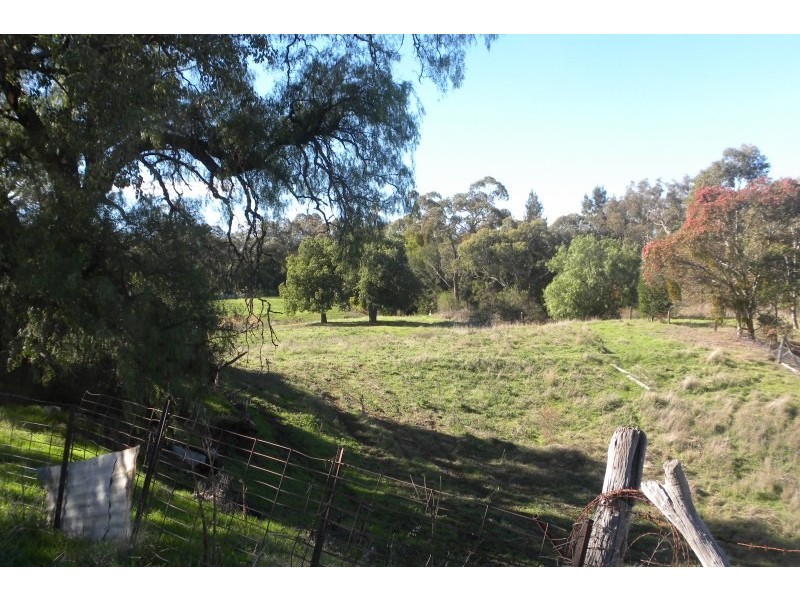 20  Telegraph Road, Young NSW 2594