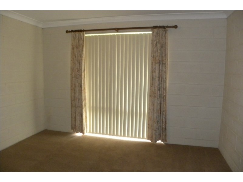 2/20 Willawong Street, Young NSW 2594