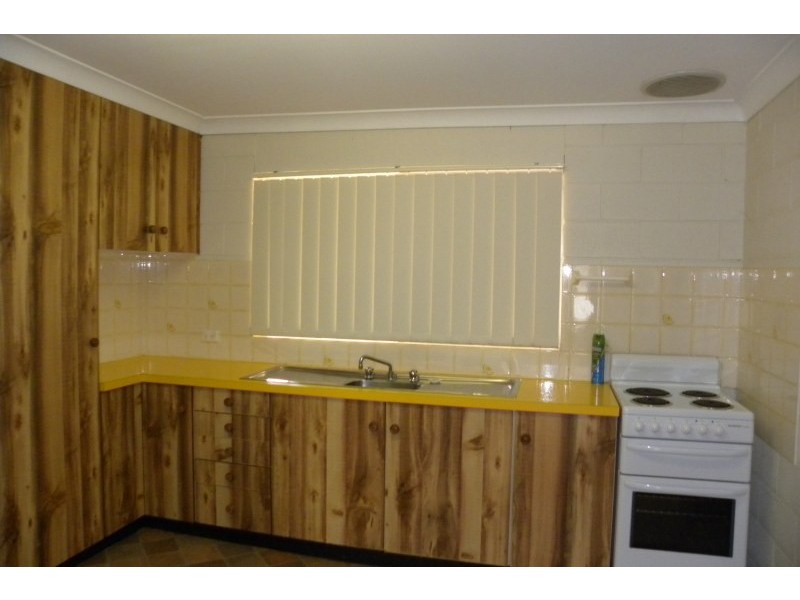 2/20 Willawong Street, Young NSW 2594